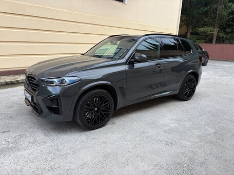 2023 BMW X5 M Competition III (F95) Рестайлинг, серый, 15500000 рублей, вид 2