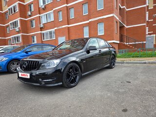 2011 Mercedes-Benz C-Класс 180 BlueEFFICIENCY III (W204) Рестайлинг, чёрный, 2100000 рублей, вид 1
