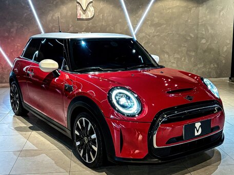 2023 Mini Hatch Cooper III (F55/F56) Рестайлинг 2, красный, 3450200 рублей, вид 3