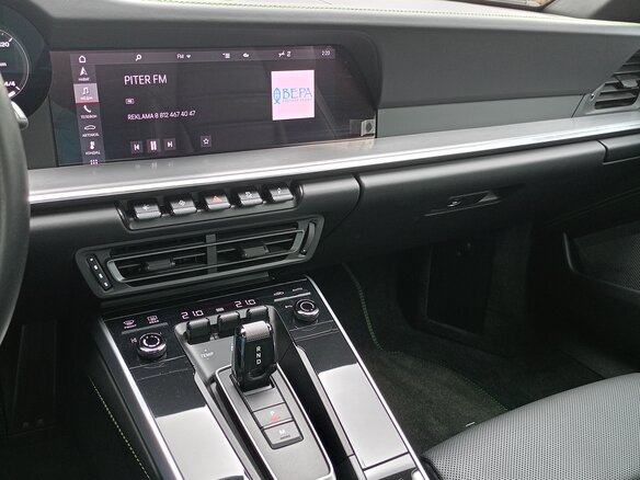 2021 Porsche 911 Carrera 4S VIII (992), зелёный, 16100000 рублей - вид 32