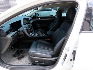 2024 Kia K5 III Рестайлинг, белый, 2700500 рублей, вид 5