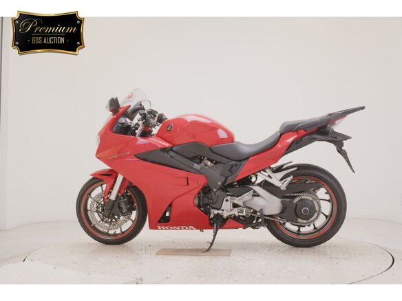 2019 Honda VFR 800, красный