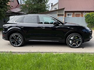 2020 Porsche Cayenne Turbo III, чёрный, 9100000 рублей, вид 4
