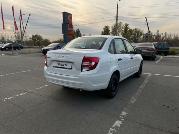 2026 Lada (ВАЗ) Granta I Рестайлинг, белый, 850000 рублей - вид 2