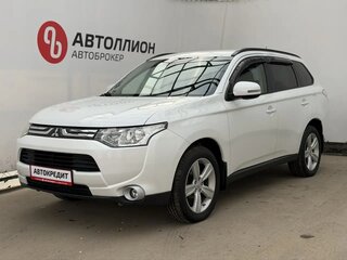 2013 Mitsubishi Outlander III, белый, 1420000 рублей, вид 1