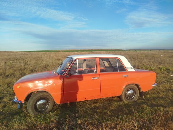 1981 Lada (ВАЗ) 21011, оранжевый, 160000 рублей - вид 4