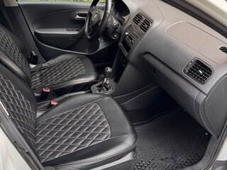 2016 Volkswagen Polo V Рестайлинг, белый, 670000 рублей, вид 4