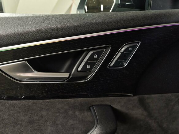 2019 Audi Q8 55 TFSI I (4M), чёрный, 6150000 рублей - вид 19