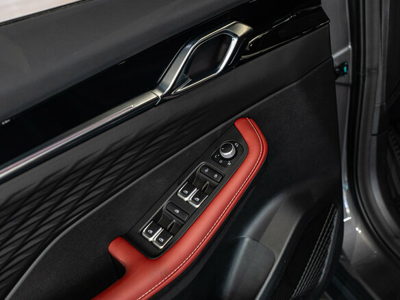 2026 Geely Coolray I Рестайлинг, серый, 2964990 рублей - вид 15
