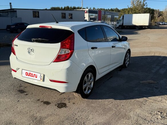 2014 Hyundai Solaris I, белый, 710000 рублей - вид 4