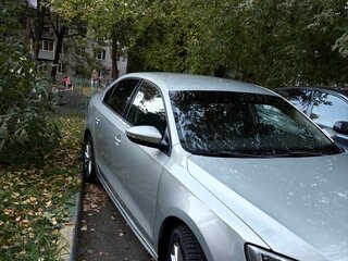 2011 Volkswagen Jetta VI, серебристый, 600000 рублей, вид 2