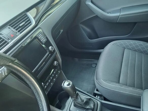 2019 Skoda Rapid I Рестайлинг, белый, 1560000 рублей - вид 19