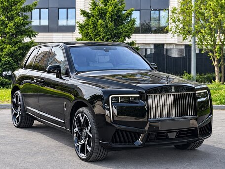 2025 Rolls-Royce Cullinan Black Badge I Рестайлинг (Series II), чёрный, 67000000 рублей, вид 1