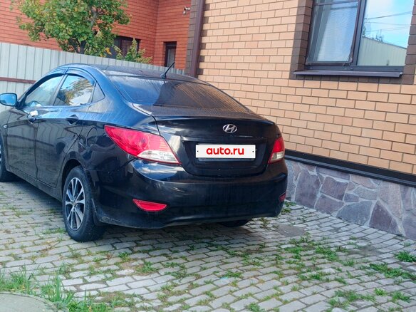 2013 Hyundai Solaris I, чёрный, 470000 рублей - вид 2