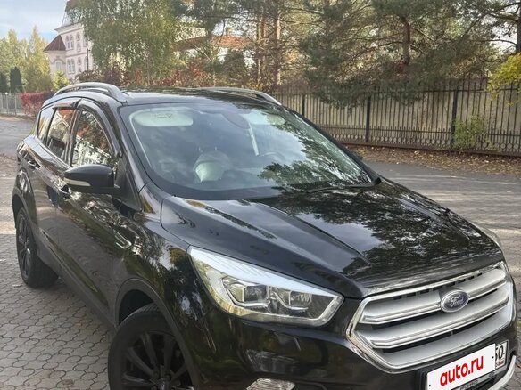 2017 Ford Kuga II Рестайлинг, чёрный, 1900000 рублей - вид 3