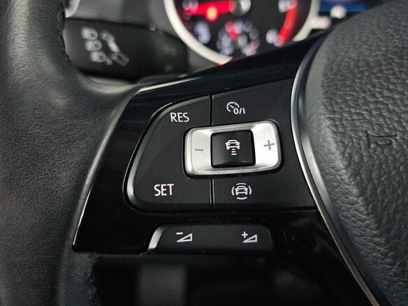 2020 Volkswagen Tiguan II, серебристый, 2450000 рублей - вид 13