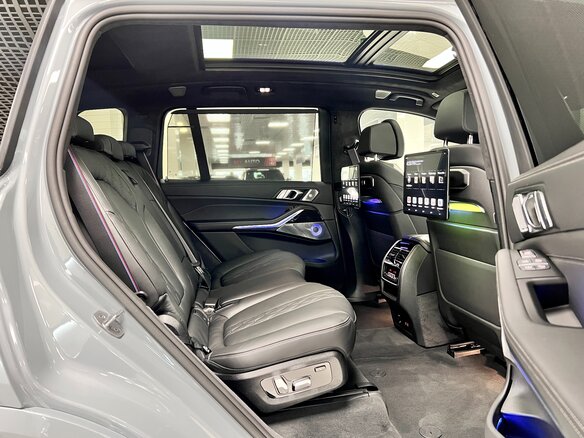 2026 BMW X7 40d I (G07) Рестайлинг, серый, 17999000 рублей - вид 33