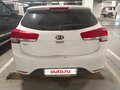 2016 Kia Rio III Рестайлинг, белый - вид 2