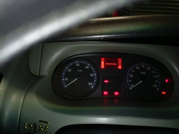 2008 Renault Trafic II Рестайлинг, красный, 1200000 рублей - вид 16