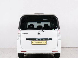 2013 Honda Stepwgn Spada IV Рестайлинг, белый, 1499000 рублей, вид 5