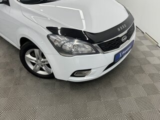 2011 Kia Ceed I Рестайлинг, белый, 970000 рублей, вид 2