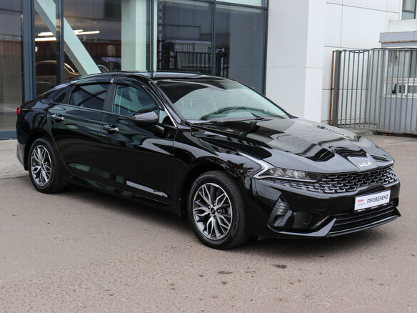 2022 Kia K5 III, чёрный, 2900000 рублей - вид 2