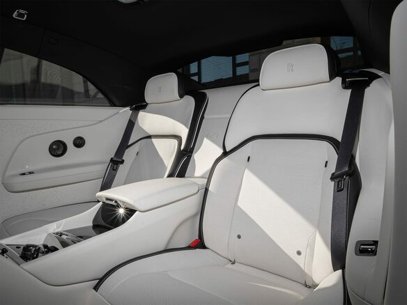 2026 Rolls-Royce Spectre Black Badge I Рестайлинг (Series II), серый, 72000000 рублей - вид 25