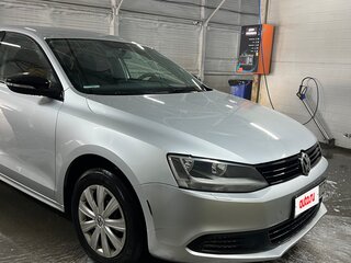2013 Volkswagen Jetta VI, серебристый, 850000 рублей, вид 3