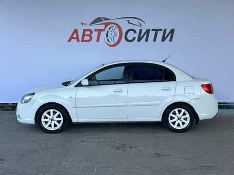 2010 Kia Rio II Рестайлинг, белый, 500000 рублей, вид 5