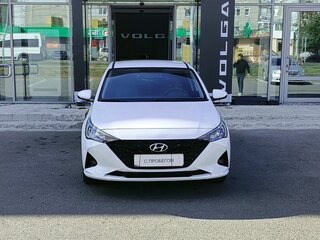 2022 Hyundai Solaris II Рестайлинг, белый, 1554000 рублей, вид 2