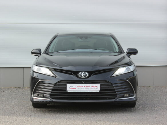 2021 Toyota Camry VIII (XV70), чёрный - вид 2