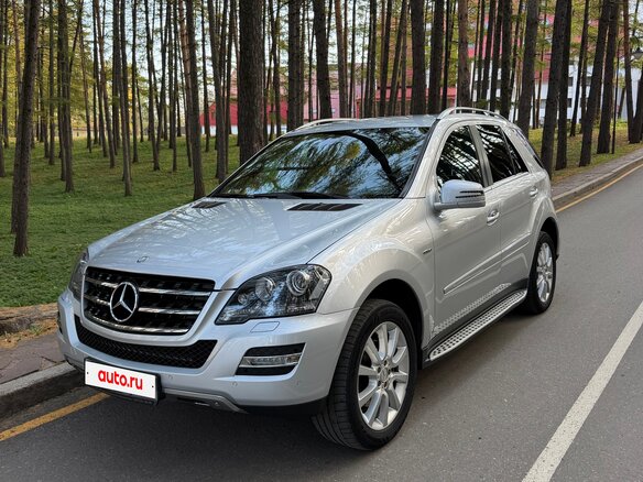 2010 Mercedes-Benz M-Класс 350 II (W164) Рестайлинг, серебристый, 1700000 рублей