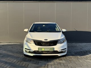 2016 Kia Rio III Рестайлинг, белый, 1125000 рублей, вид 3