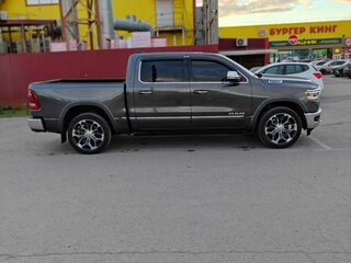 2022 Ram 1500 Crew Cab V, серый, 7000000 рублей, вид 5
