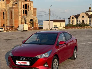 2022 Hyundai Solaris II Рестайлинг, красный, 1800000 рублей, вид 1