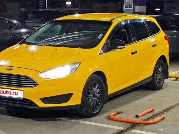 2016 Ford Focus III Рестайлинг, жёлтый