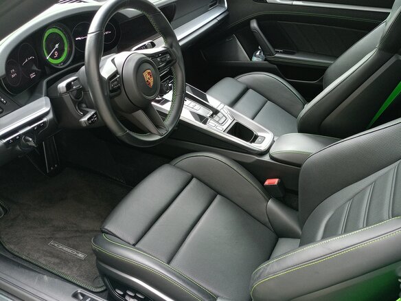 2021 Porsche 911 Carrera 4S VIII (992), зелёный, 16100000 рублей - вид 19