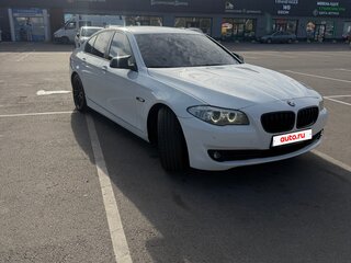 2013 BMW 5 серии 530d xDrive VI (F10/F11/F07), белый, 1950000 рублей, вид 2