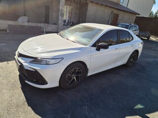 2021 Toyota Camry VIII (XV70), белый, 1999999 рублей, вид 1