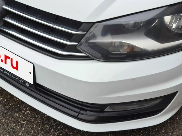 2018 Volkswagen Polo V Рестайлинг, белый, 980000 рублей - вид 8