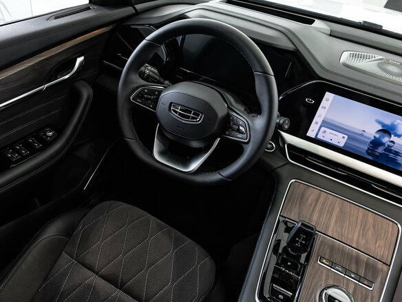 2025 Geely Monjaro I, белый, 4954990 рублей - вид 8