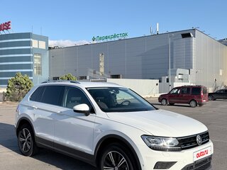 2018 Volkswagen Tiguan II, белый, 2450000 рублей, вид 2