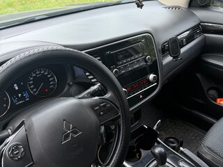 2020 Mitsubishi Outlander III Рестайлинг 3, серый, 2200000 рублей, вид 5
