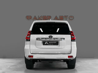 2018 Toyota Land Cruiser Prado 150 Series Рестайлинг 2, белый, 3700000 рублей, вид 5