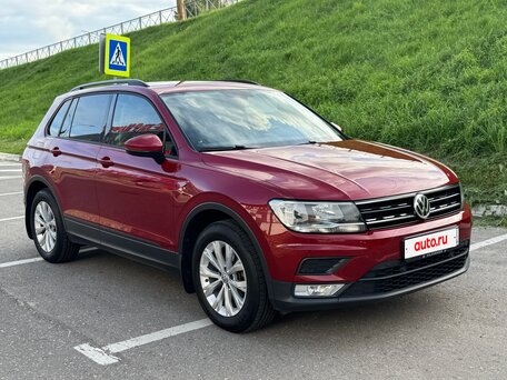 2017 Volkswagen Tiguan II, красный, 2035000 рублей, вид 3