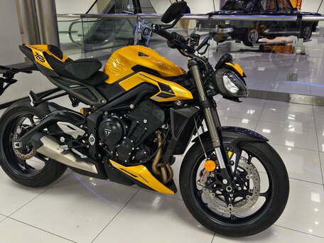 2025 Triumph Street Triple, жёлтый, 1550000 рублей, вид 1