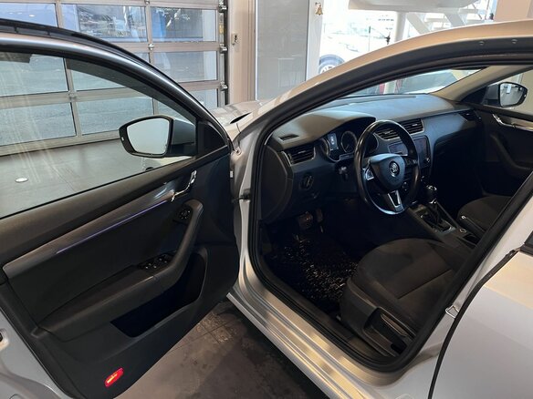 2017 Skoda Octavia III (A7) Рестайлинг, серебристый - вид 20