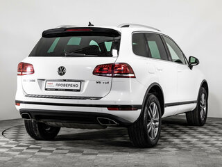 2017 Volkswagen Touareg II Рестайлинг, белый, 2449000 рублей, вид 5