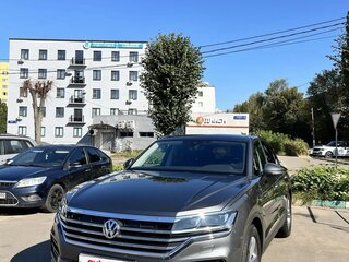 2019 Volkswagen Touareg III, серый, 5400000 рублей, вид 1
