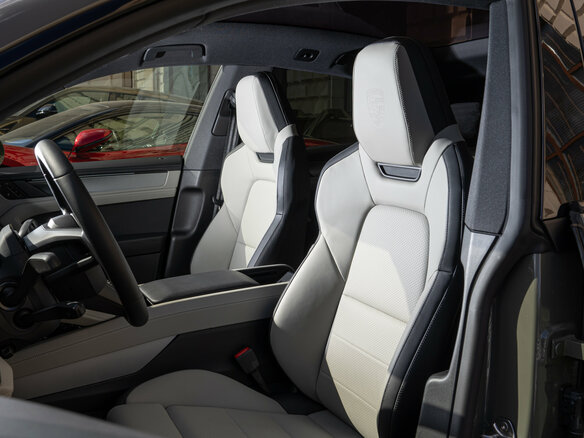 2026 Porsche Cayenne Electric IV, зелёный - вид 12